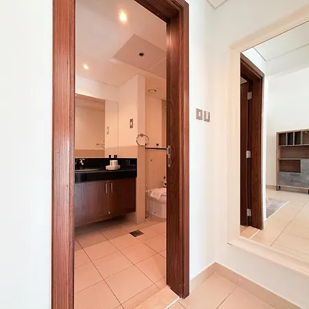 Modern 1Br, 8 Boulevard At Downtown Dubai-2