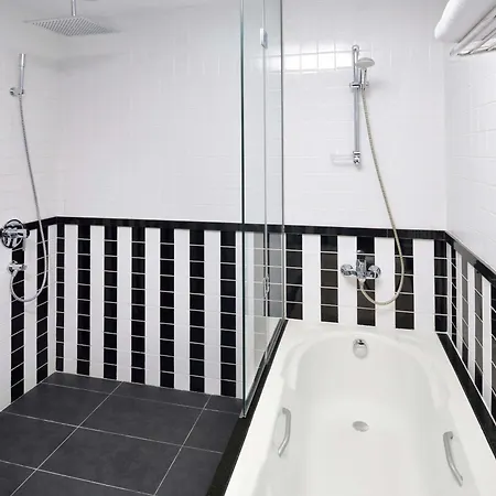 Moevenpick Hotel Apartments Al Mamzar Dubai-2