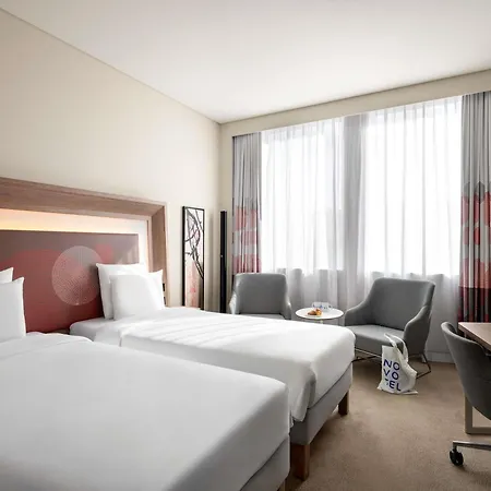 Novotel Bur Dubai - Healthcare City-2