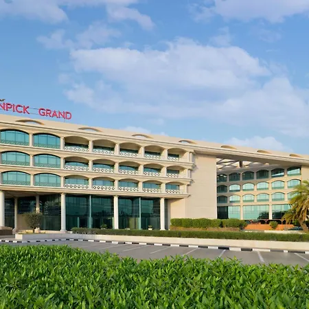 Moevenpick Grand Al Bustan-3