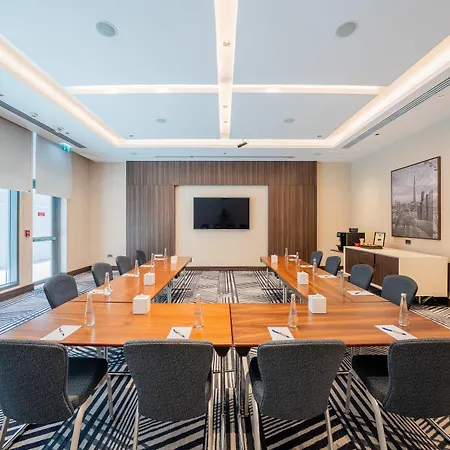 Hampton By Hilton Dubai Airport-3