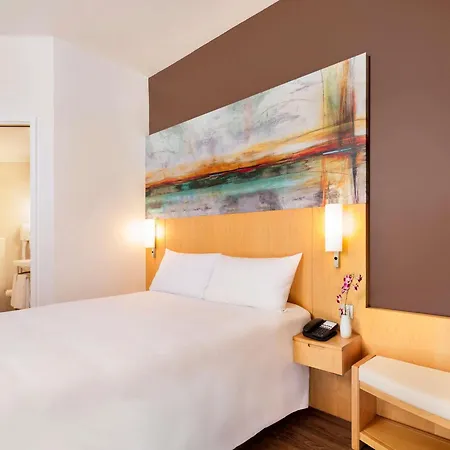 Ibis Dubai One Central-3