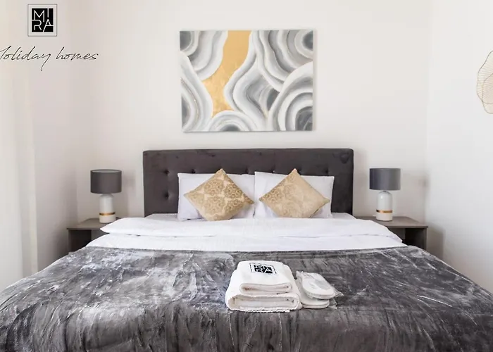 Mira Holiday Homes - 2 Bedroom Hayat Boulevard In Townsquare - Great Family Activities Dubai