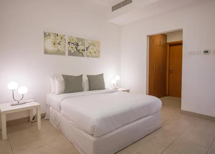 Haustierfreundliches Fully Furnished 1Br In Marina Near Metro - 1Br Emerald Dubai