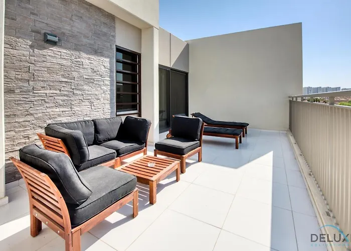 Captivating 3Br Townhouse At Damac Hills 2 Dubailand By Deluxe Holiday Homes