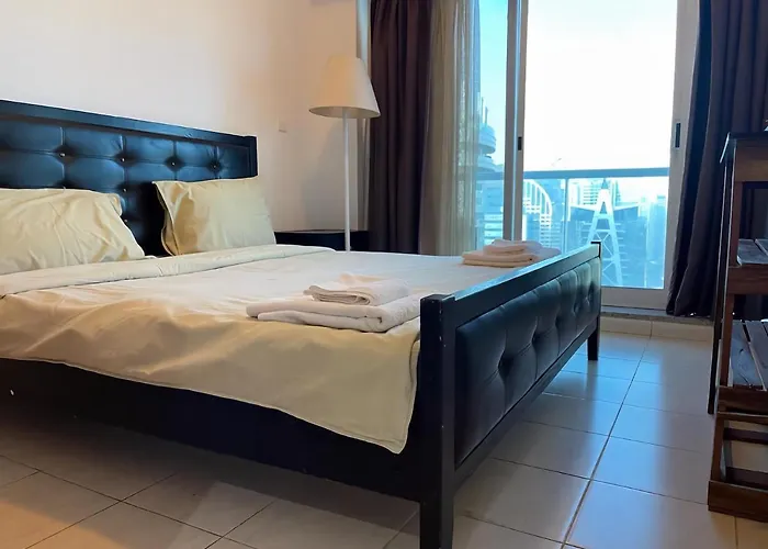 MetroCozy & Modern 1Br Apartment In Jlt Dubái admite animales