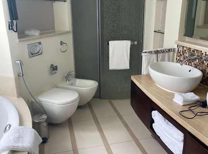 Luxury Apartment Stunning Views Dubai