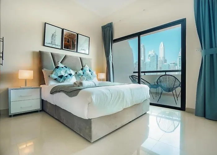 Luxury Apartment With Full Marina Views And Swimming Pool Dubaï acceptant les animaux
