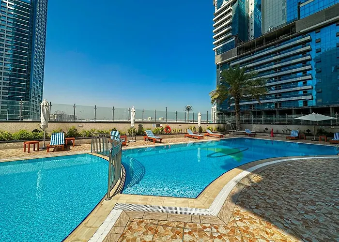 Higuests - Superb Lake Views From This 2Br Apt In Jlt Dubai