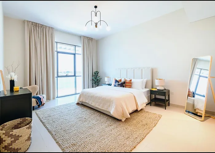 5 Beds Pool Beach Access Palm Jumeirah Dubai