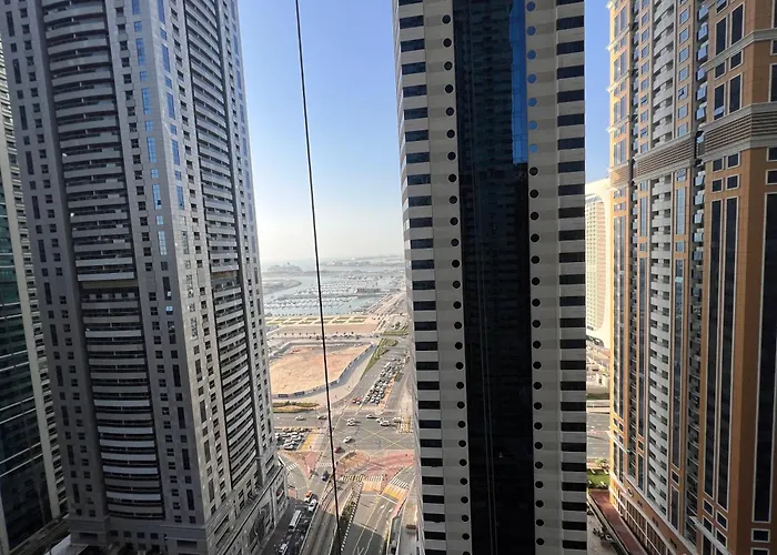 Gorgeous City And Sea Views From A High-Rise Suite Dubai
