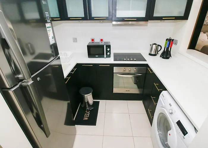 Haustierfreundliches Ferienwohnung Rh- Skyview Tower, Dubai Marina, 1Br With Large Terrace